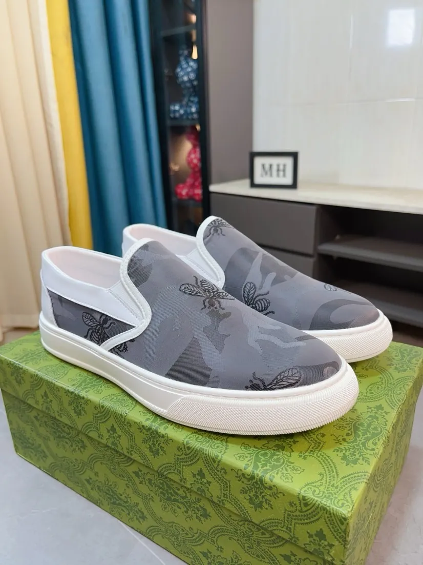 Men's shoes 💰360🌹🌹GUCCI [Gucci] New high-end brand of men's shoes, the latest fashionable casual men's shoes, trendy and versatile style, relaxed and sporty style, uppers imported from Italy, genuine leather lining and ultra-fine workmanship. Original personalized fashionable rubber wear-resistant outsole, light and comfortable on the foot, size 38-44